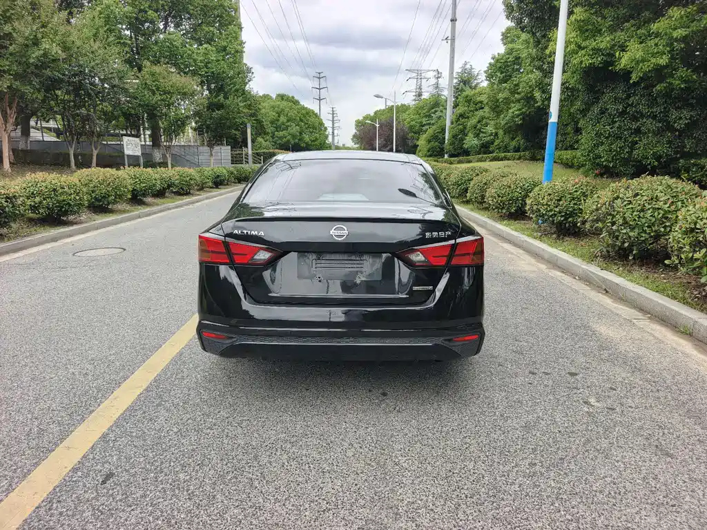 NISSAN TEANA 2020