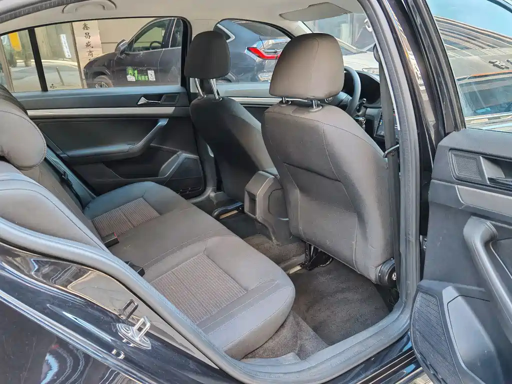 VOLKSWAGEN LAVIDA 2018
