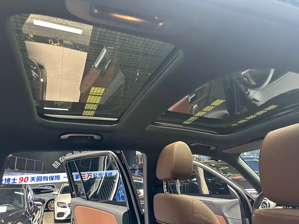 MERCEDES BENZ GLB 2025