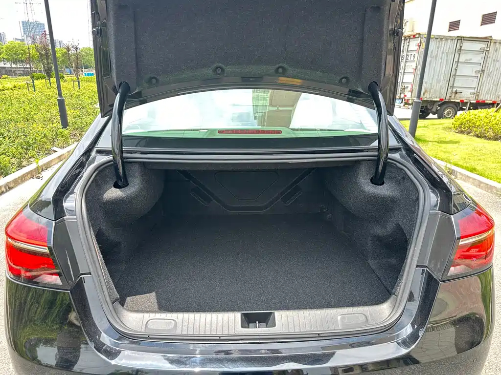 ROEWE E950 2016