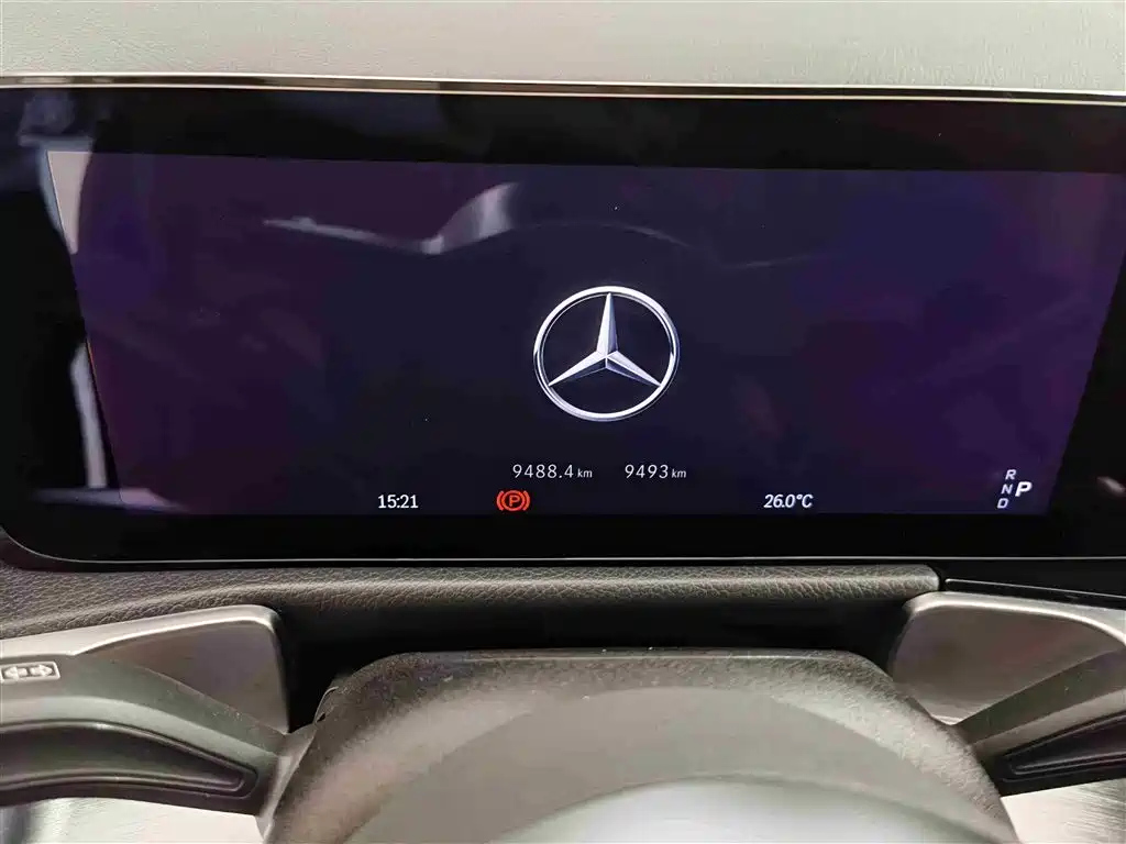 MERCEDES BENZ GLB 2025