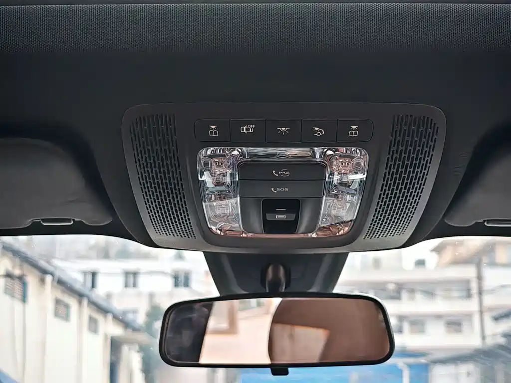 MERCEDES BENZ GLB 2023