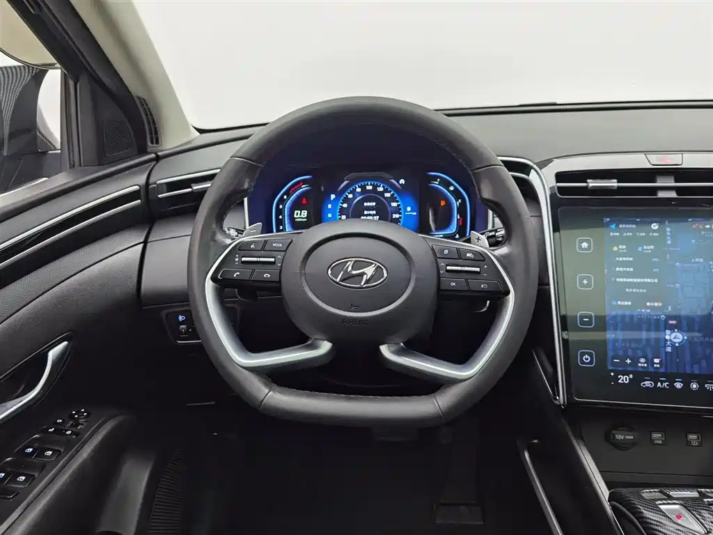 HYUNDAI TUCSON 2023