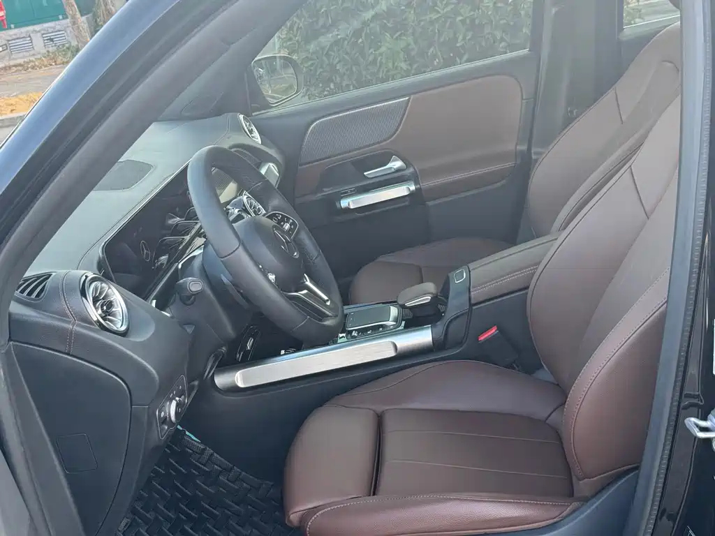 MERCEDES BENZ GLB 2023