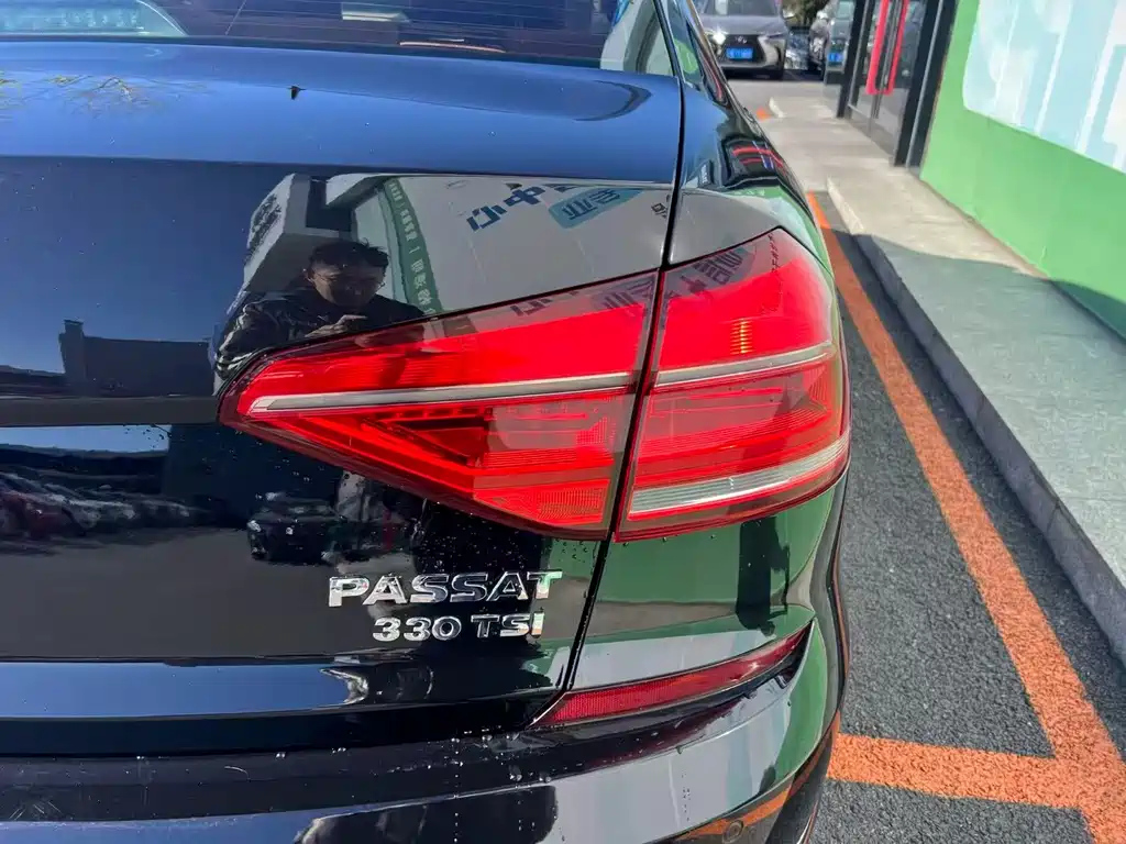 VOLKSWAGEN PASSAT 2019