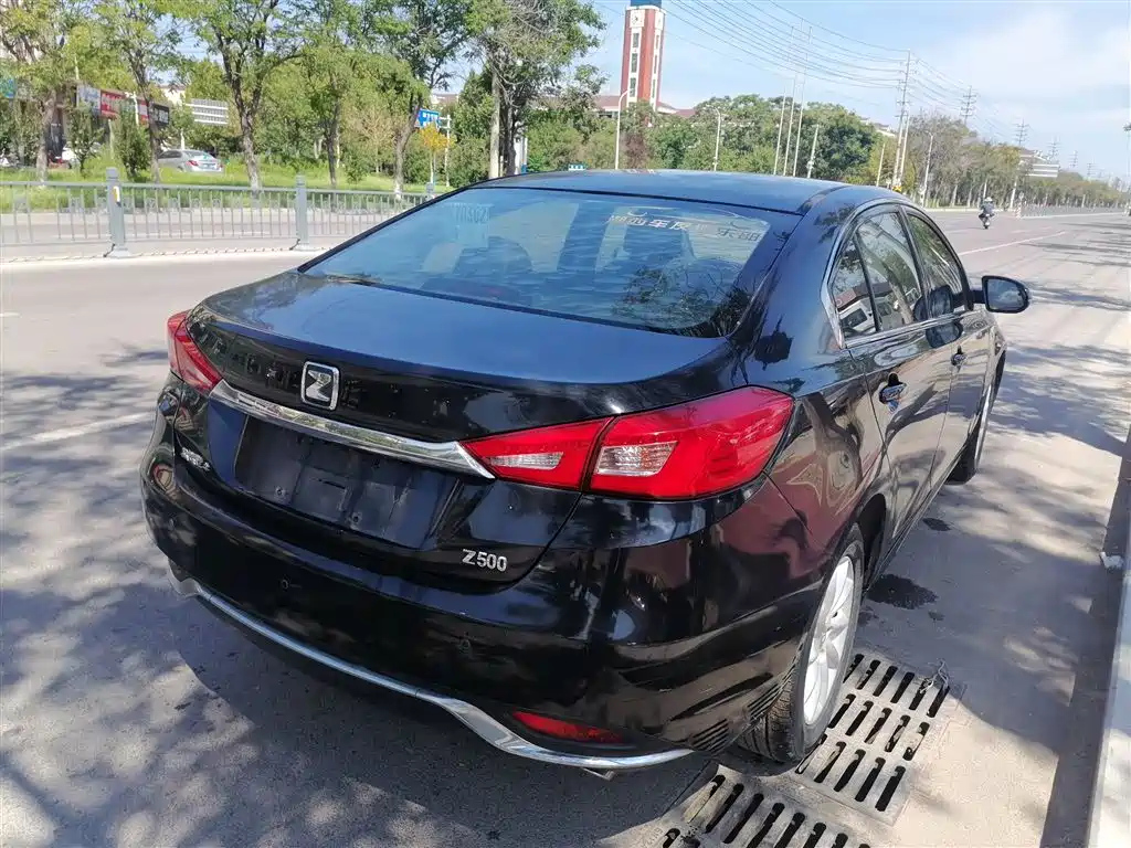 ZOTYE Z500 2015