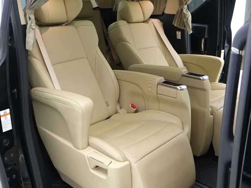 TOYOTA ALPHARD 2018
