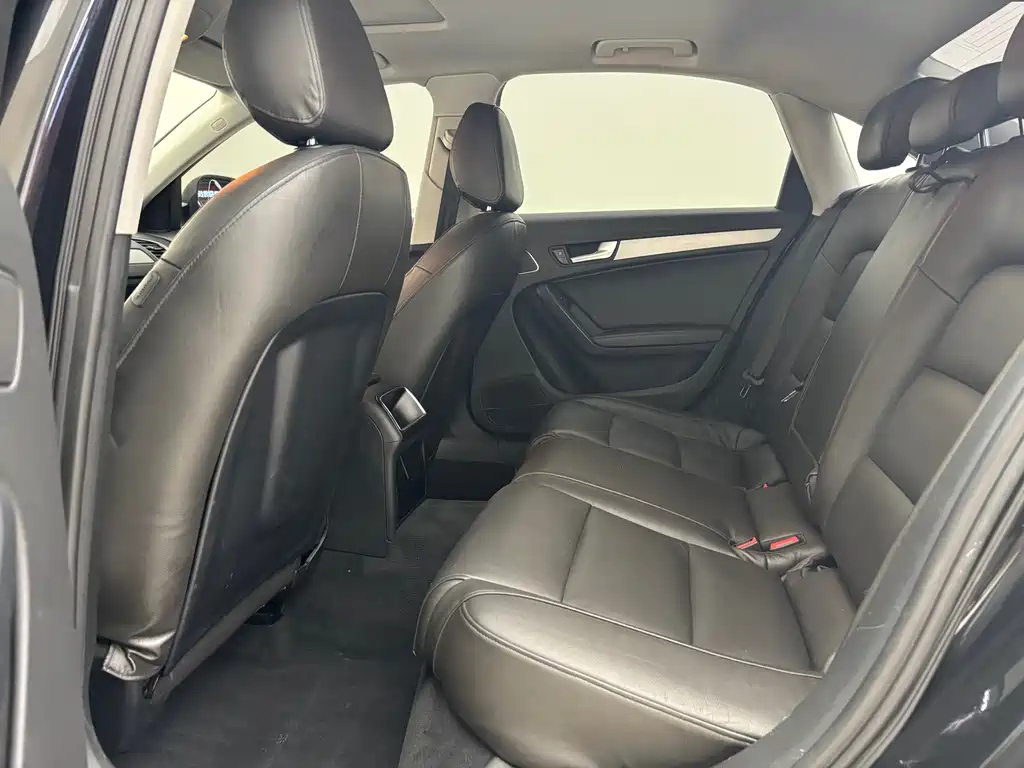 AUDI A4L 2012