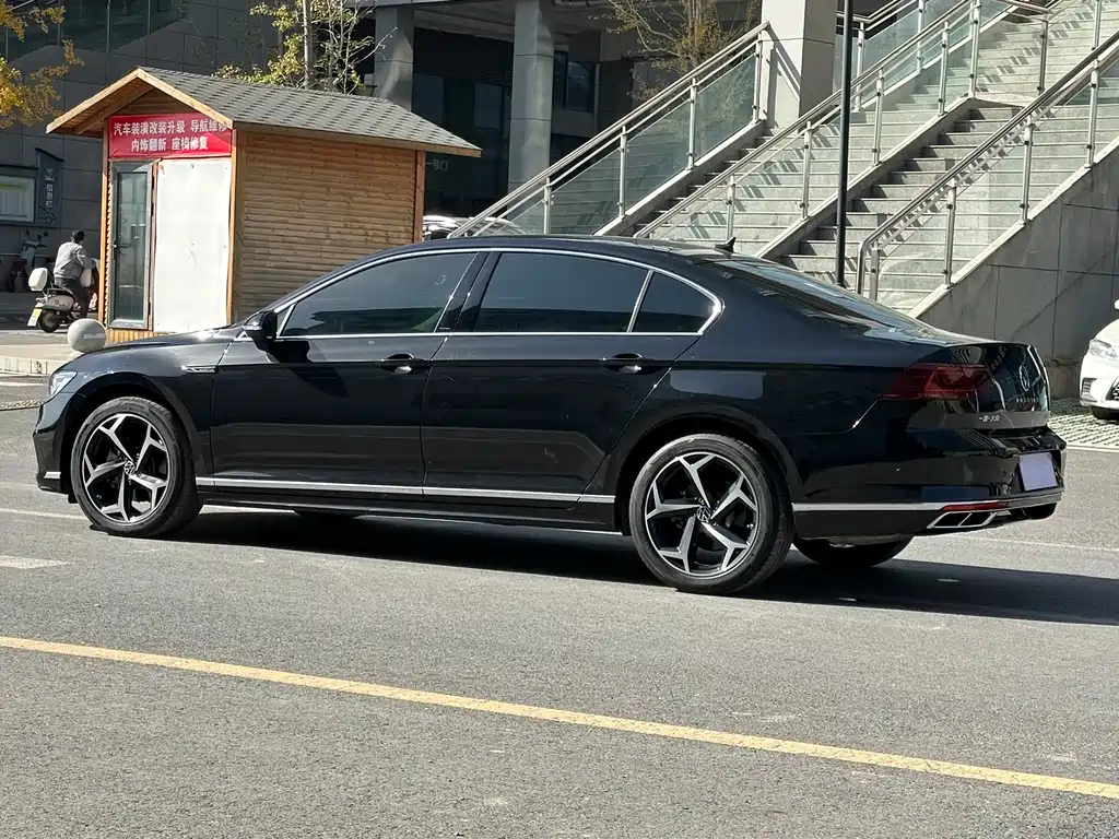 VOLKSWAGEN MAGOTAN 2024