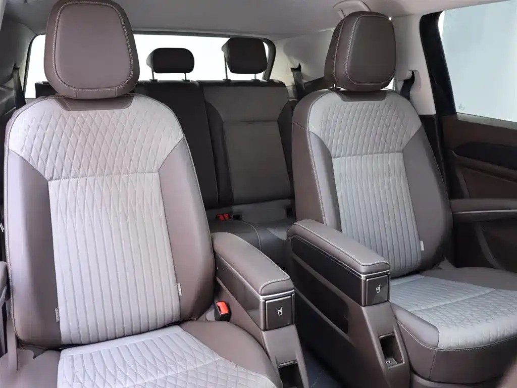 VOLKSWAGEN VILORAN 2024