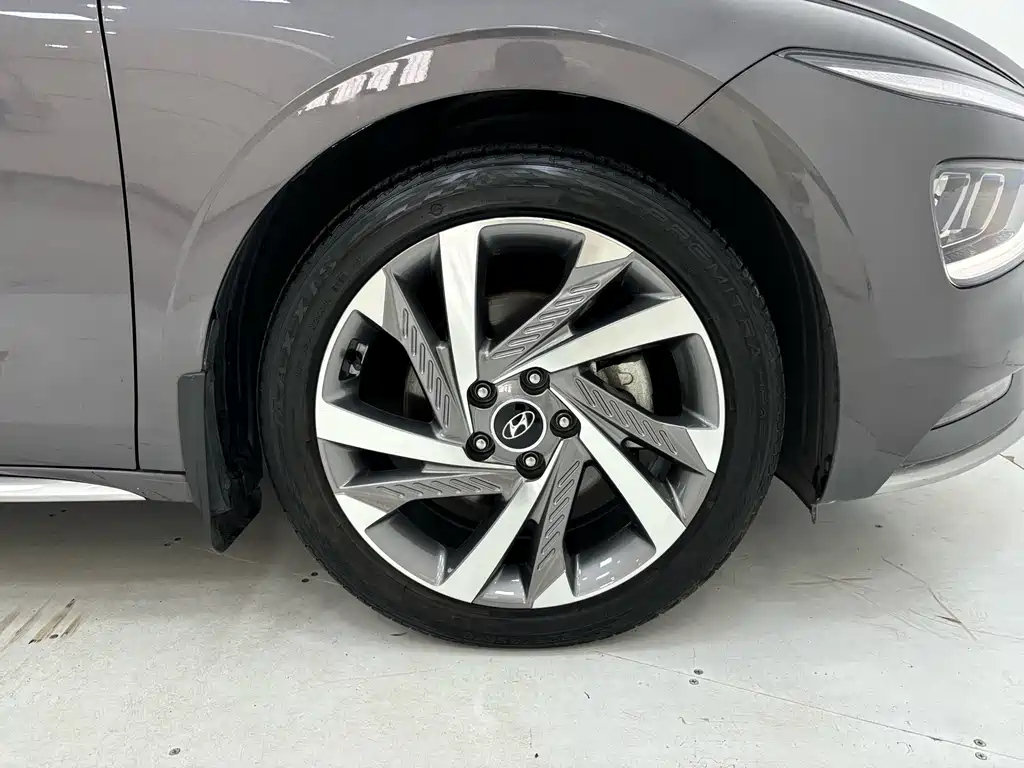 HYUNDAI MISTRA 2021