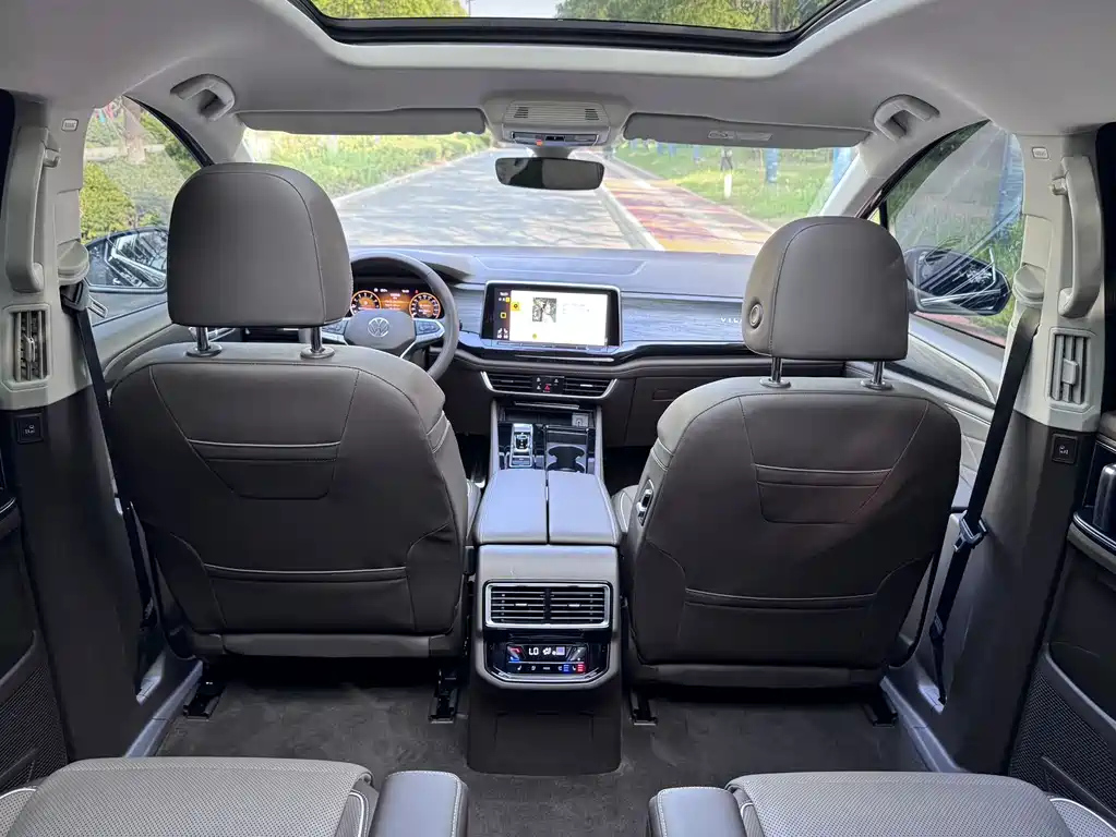 VOLKSWAGEN VILORAN 2024