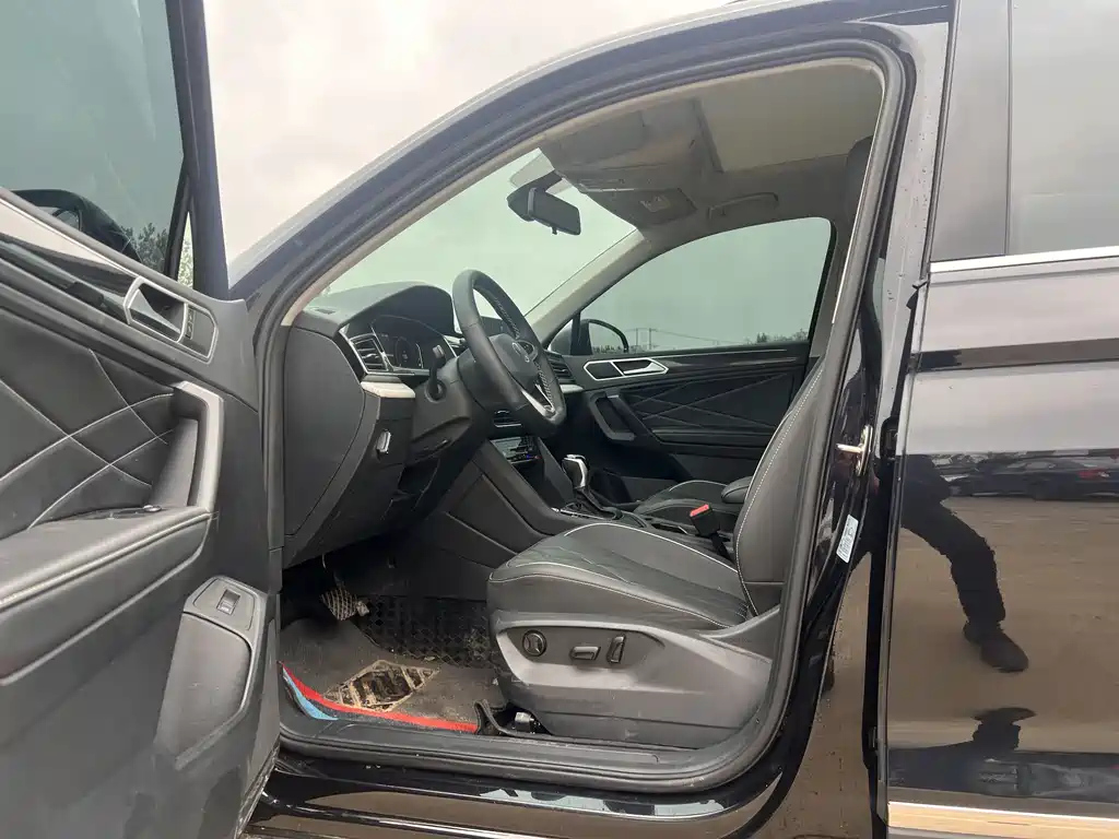 VOLKSWAGEN TIGUAN L 2024