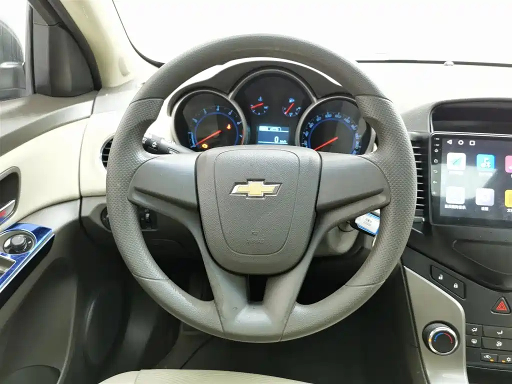 CHEVROLET CRUZE 2015