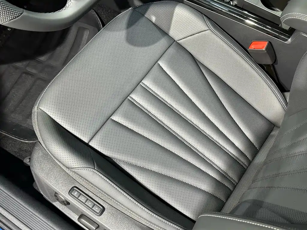 VOLKSWAGEN PASSAT 2025