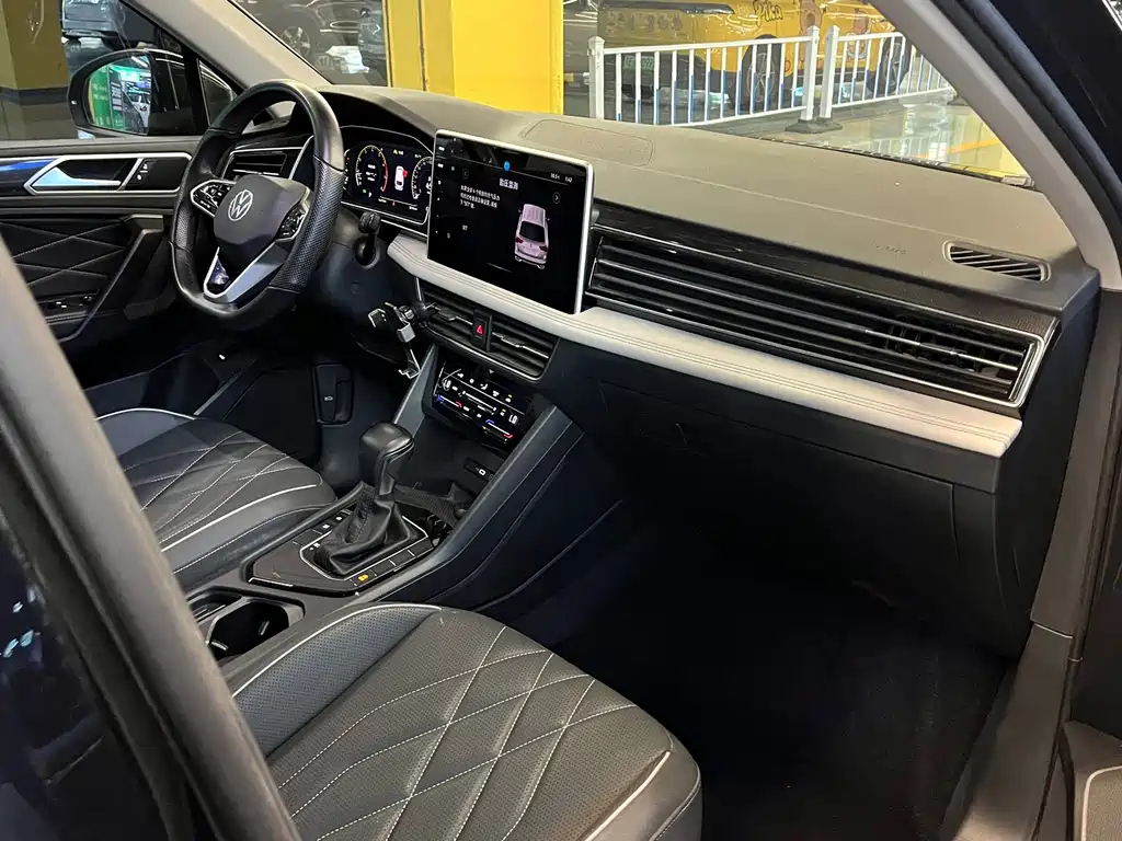 VOLKSWAGEN TIGUAN L 2023
