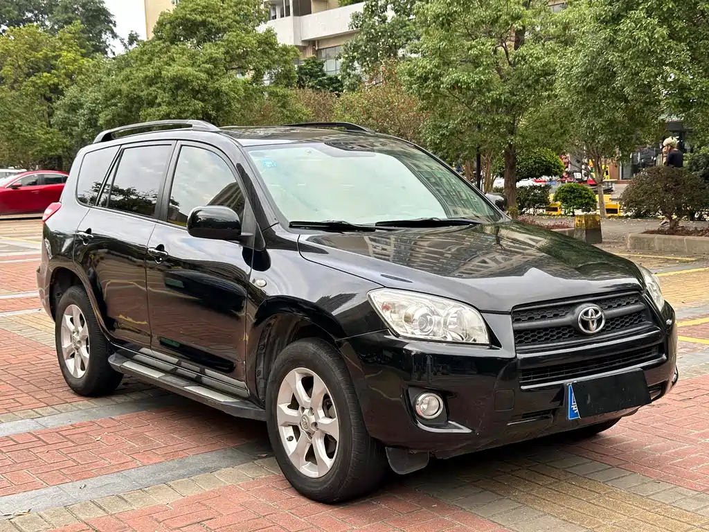 TOYOTA RAV4 RONGFANG 2011
