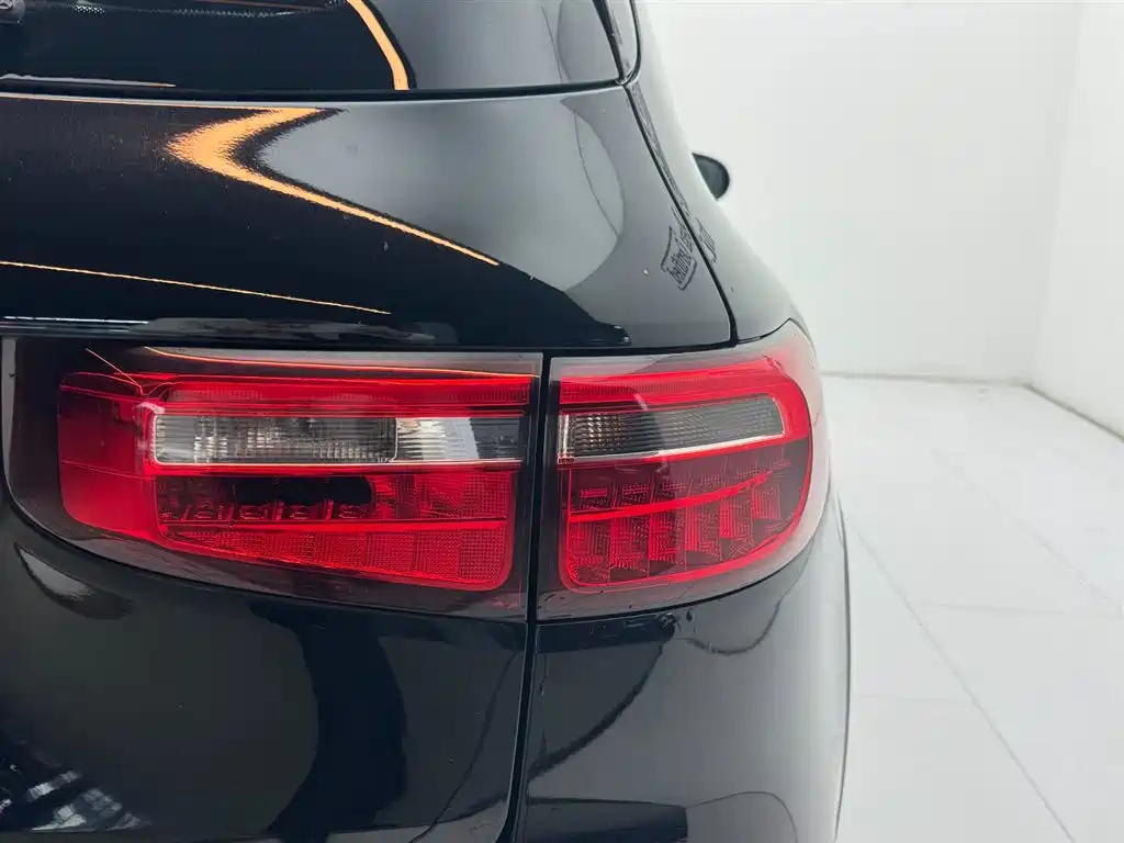 MERCEDES BENZ GLB 2021