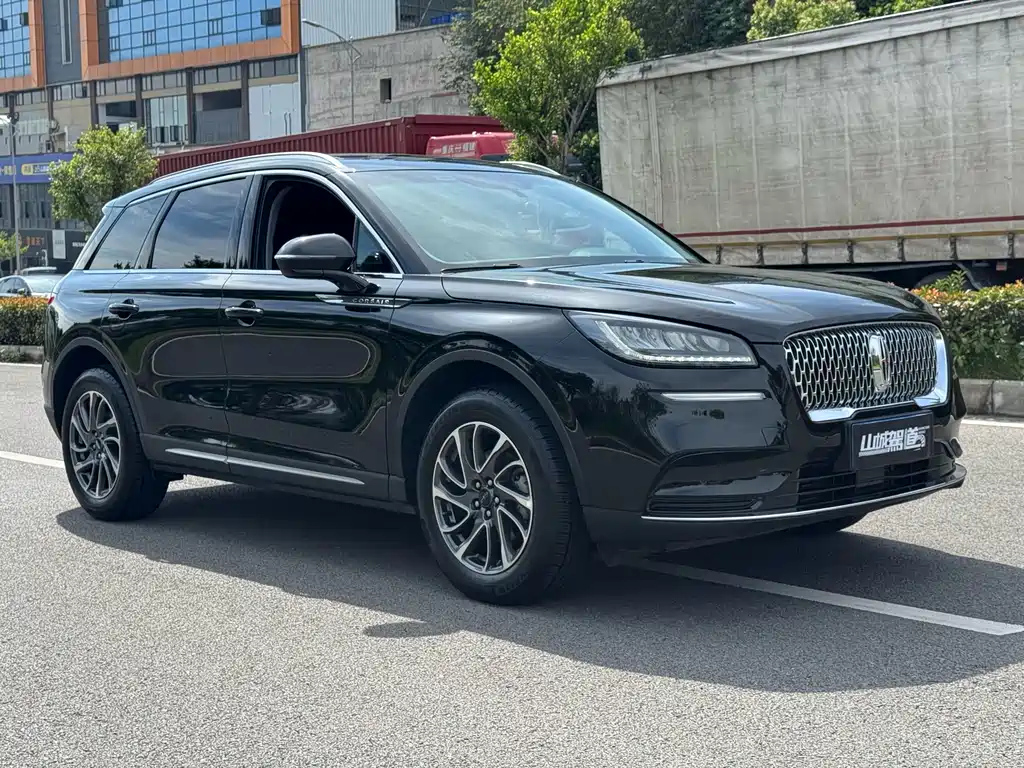 LINCOLN ADVENTURER 2023