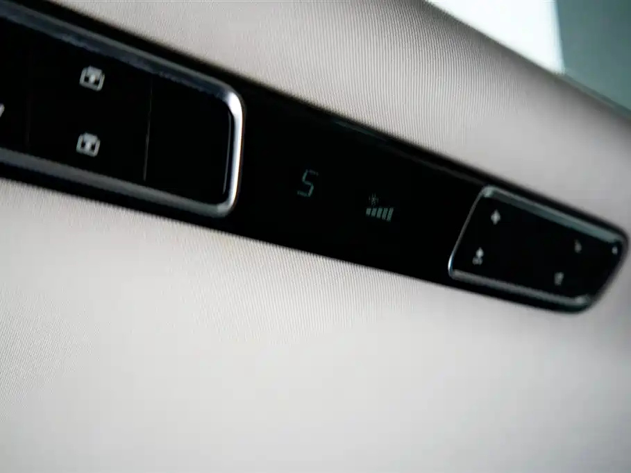 TRUMPCHI E8 NEW ENERGY 2024