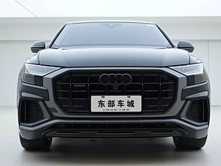 AUDI Q8  2022