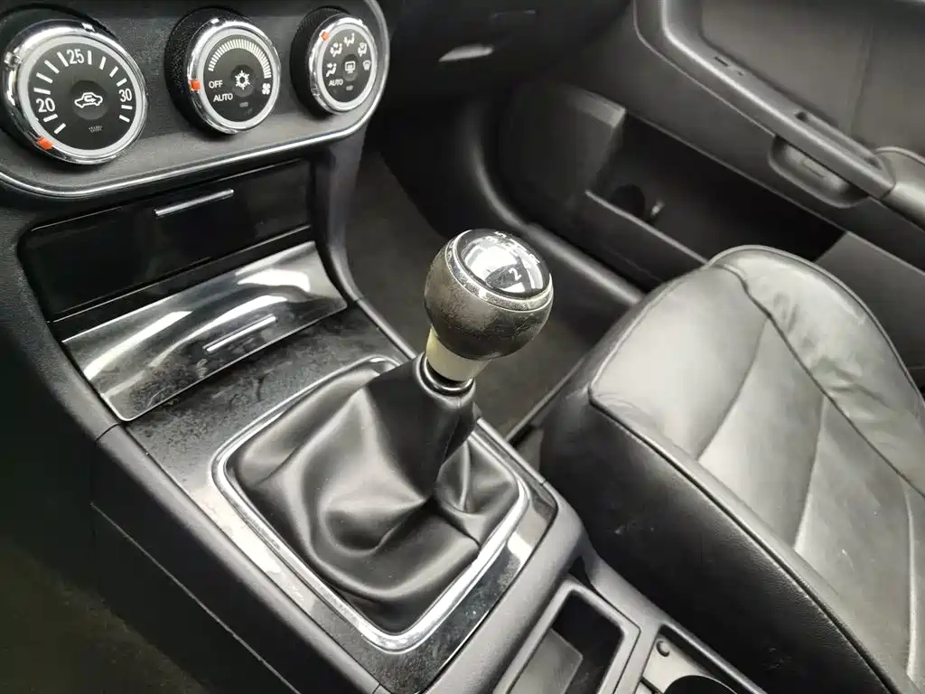 MITSUBISHI LANCER EX 2013