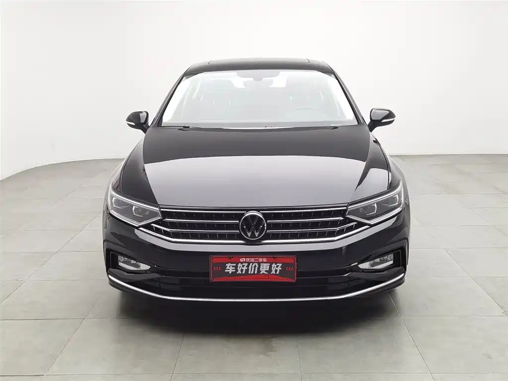 VOLKSWAGEN MAGOTAN 2023
