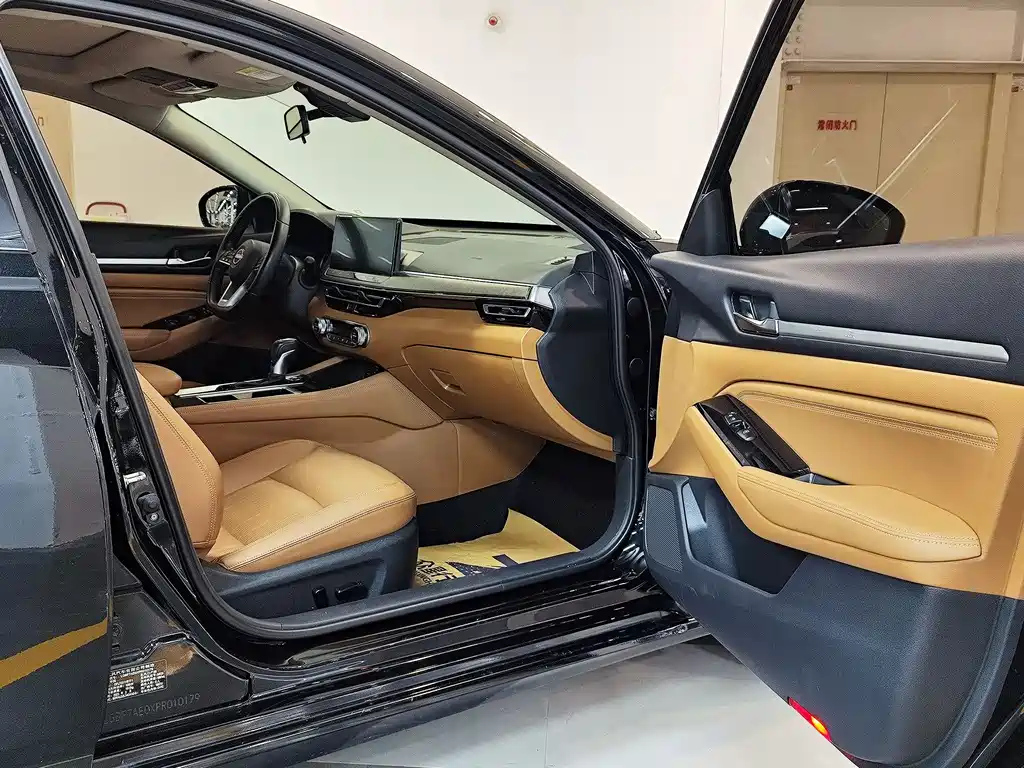 NISSAN TEANA 2023