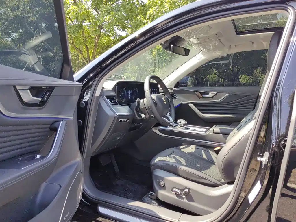 HONGQI HS5 2023