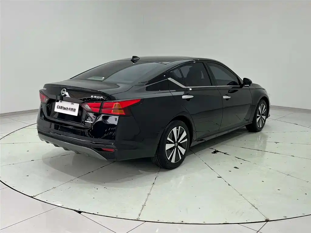 NISSAN TEANA 2022