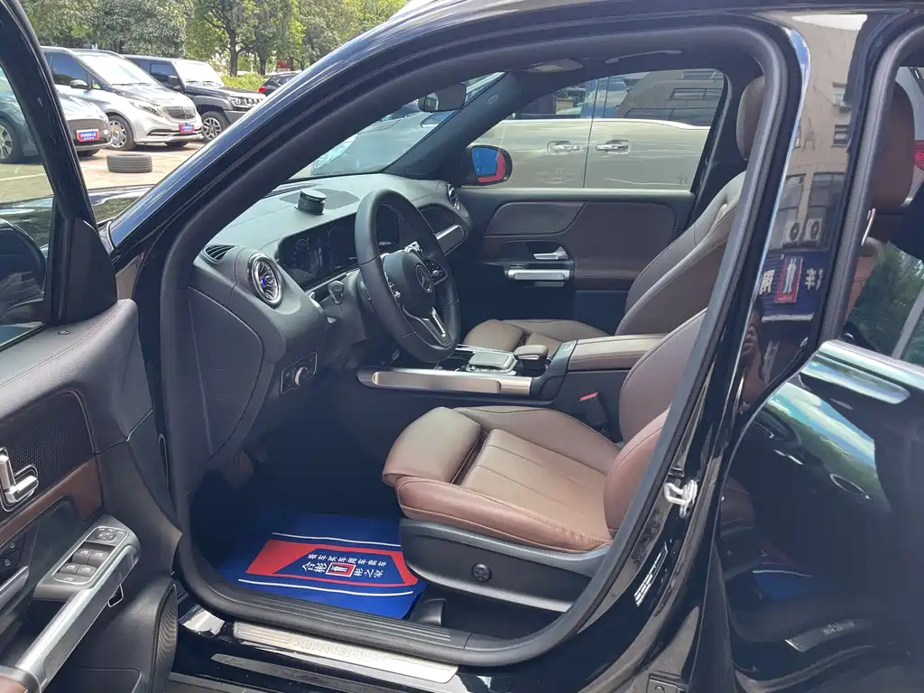 MERCEDES BENZ GLB 2021