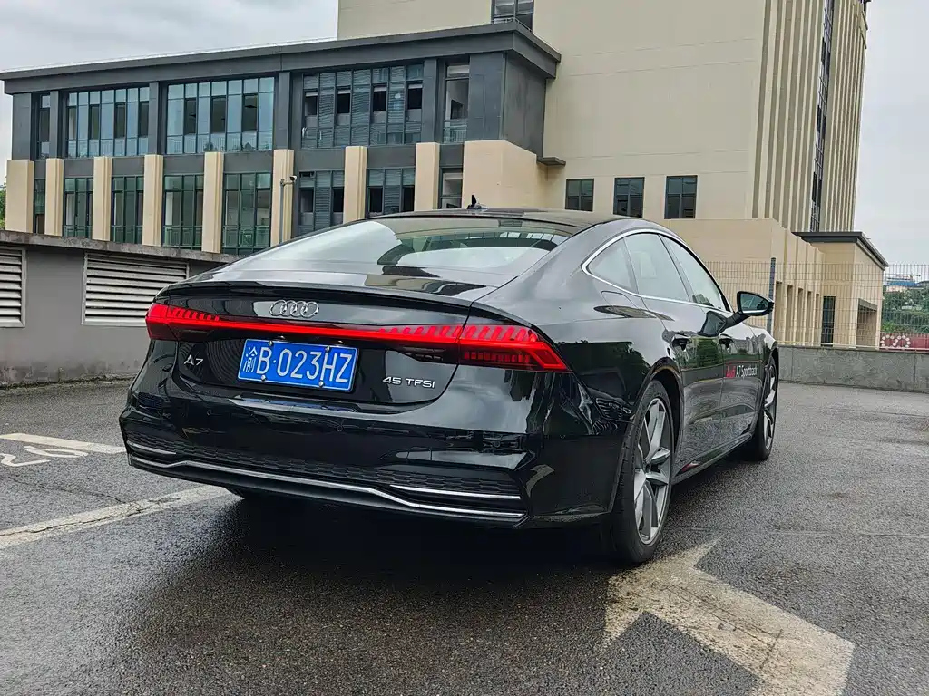 AUDI A7 2024