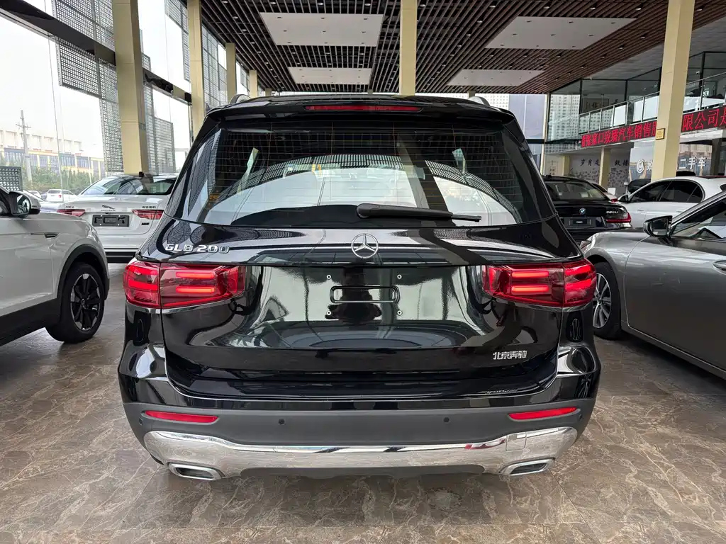 MERCEDES BENZ GLB 2024