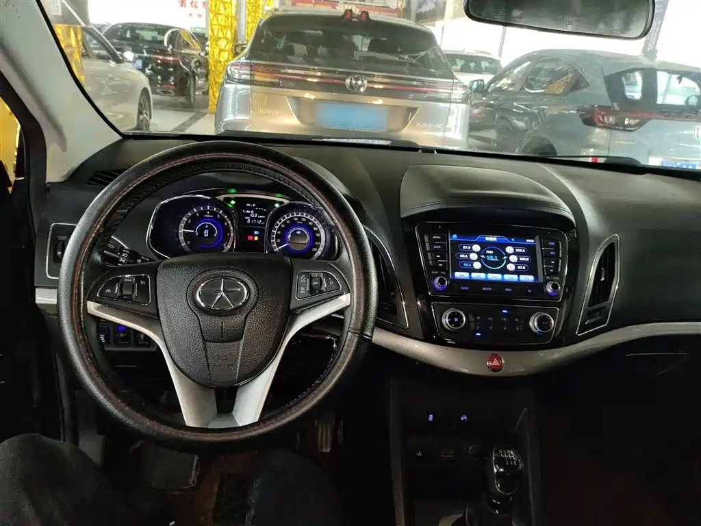 JAC REFINE S5 2015