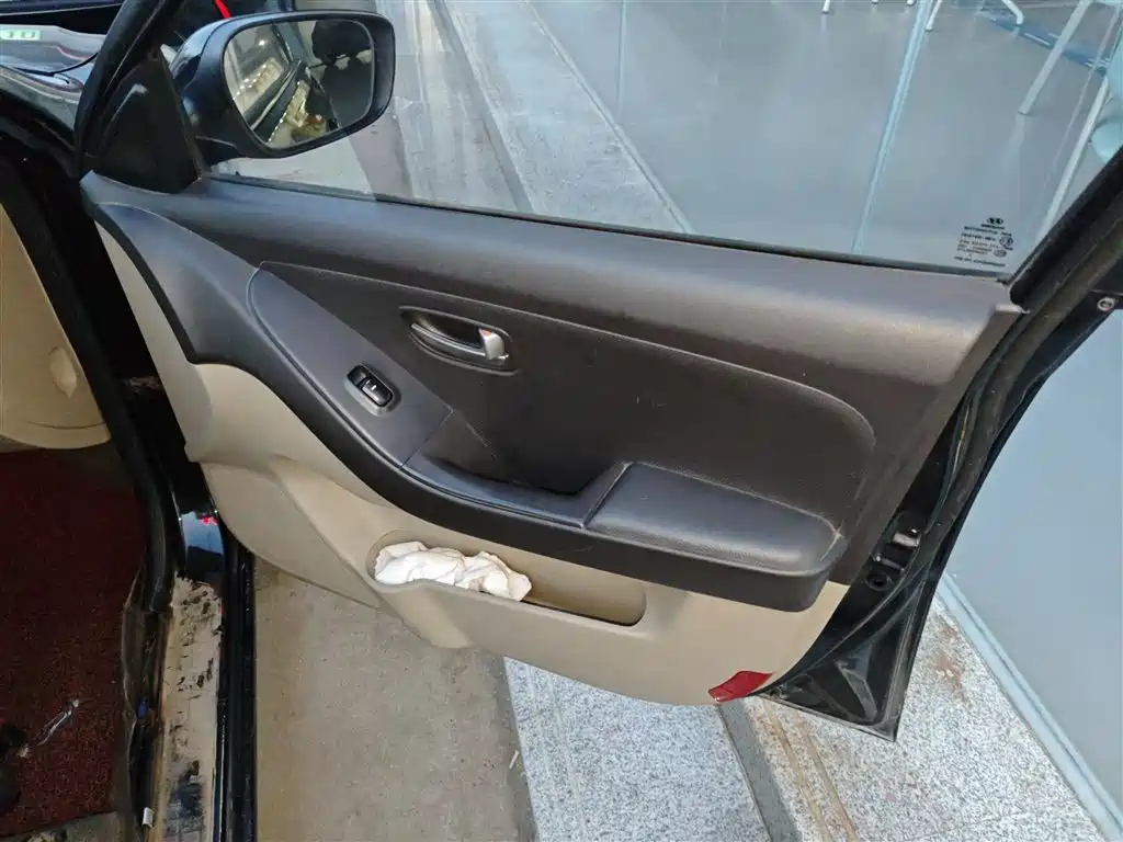 HYUNDAI CELESTA 2015