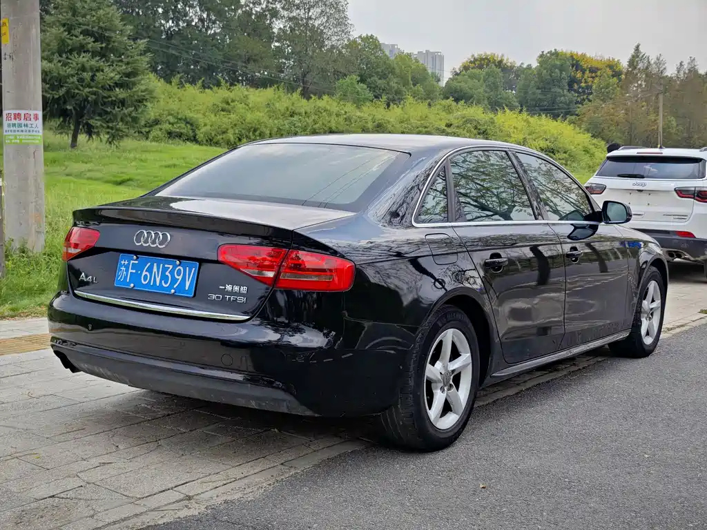 AUDI A4L 2013
