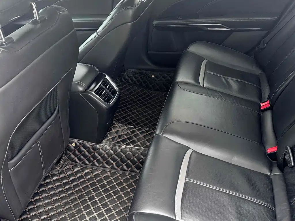 FORD TAURUS 2019