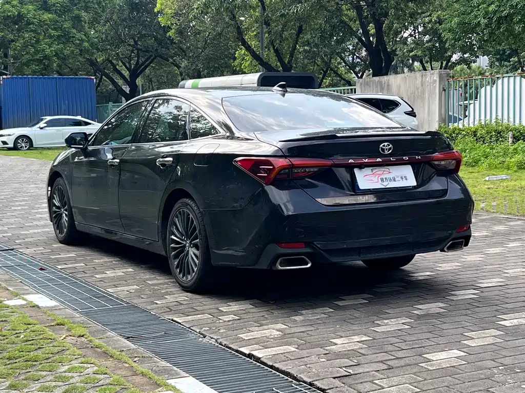 TOYOTA AVALON 2019