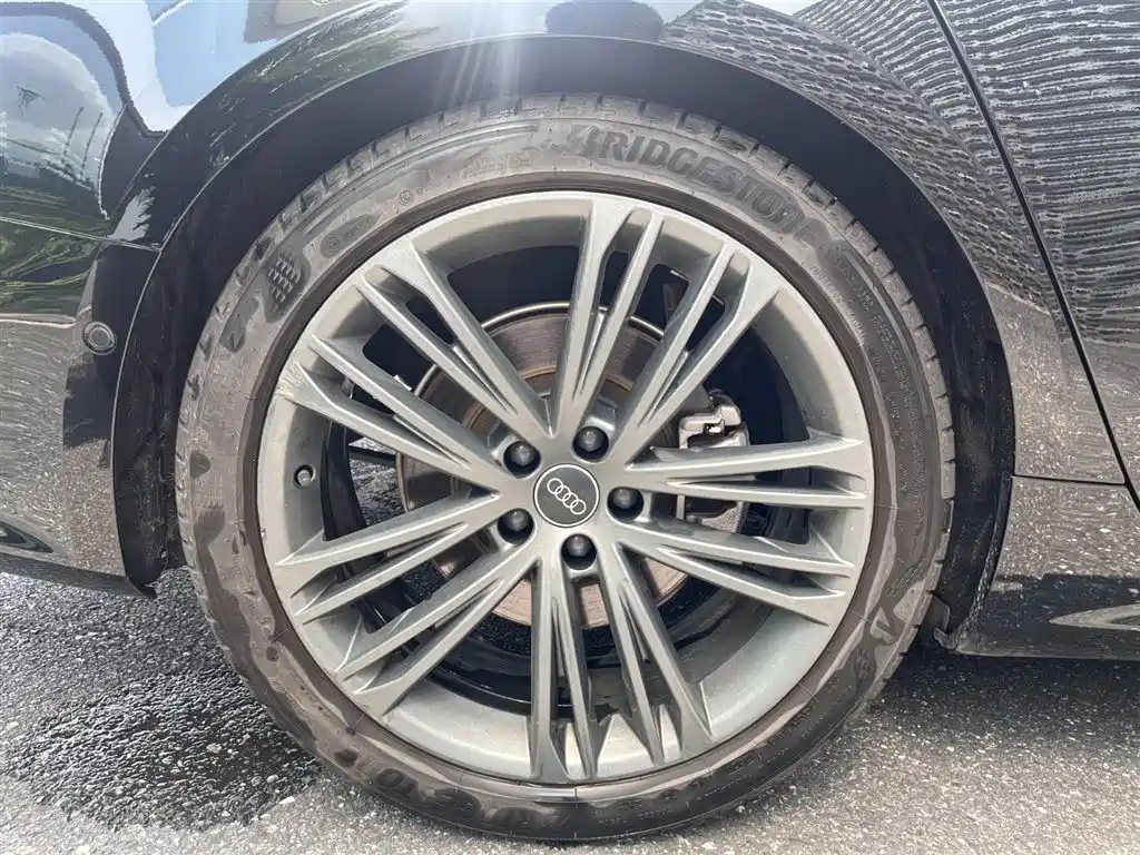 AUDI A7 2023