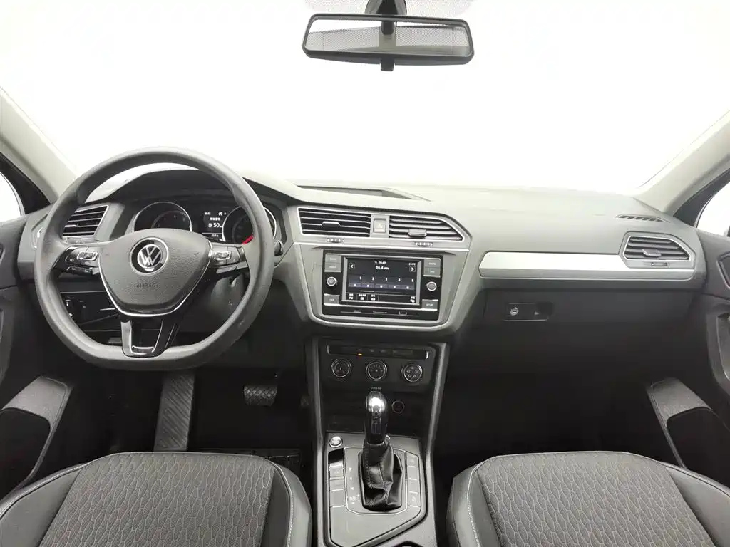 VOLKSWAGEN TIGUAN L 2021