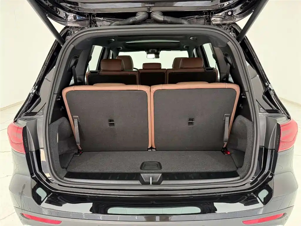 MERCEDES BENZ GLB 2025