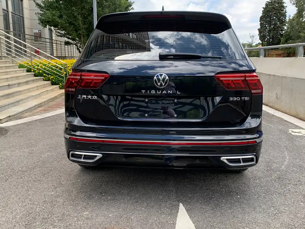 VOLKSWAGEN TIGUAN L 2023