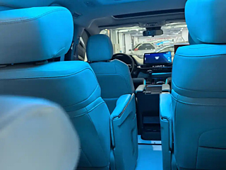 TOYOTA GRANVIA  2023 YEAR 2.5L HYBRID DELUXE EDITION 2023