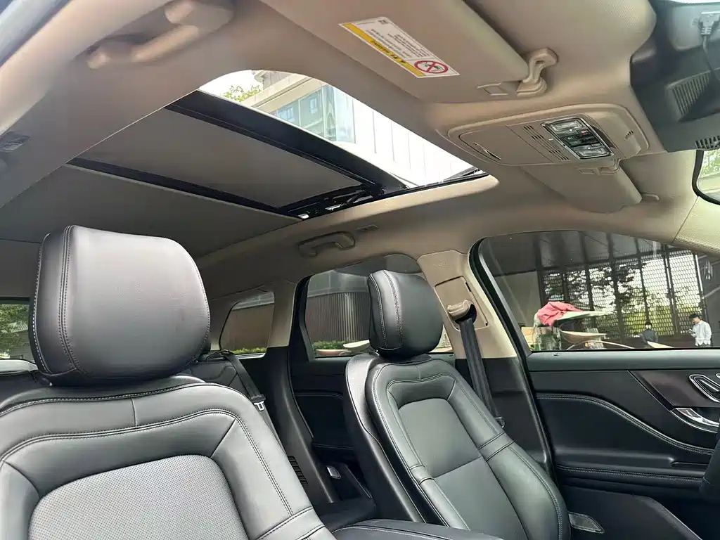 LINCOLN ADVENTURER 2023