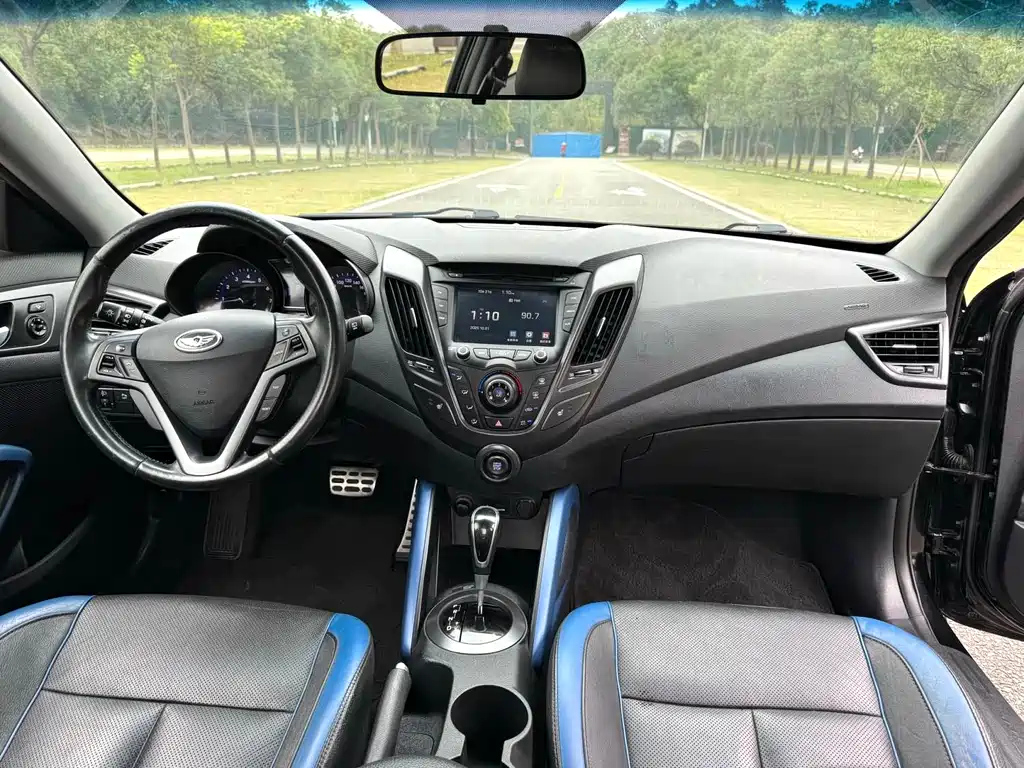 HYUNDAI VELOSTER 2013