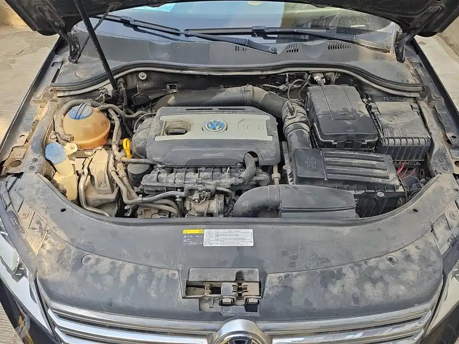 VOLKSWAGEN MAGOTAN 2015