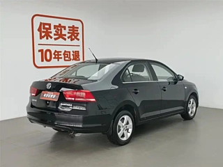 VOLKSWAGEN SANTANA 2013