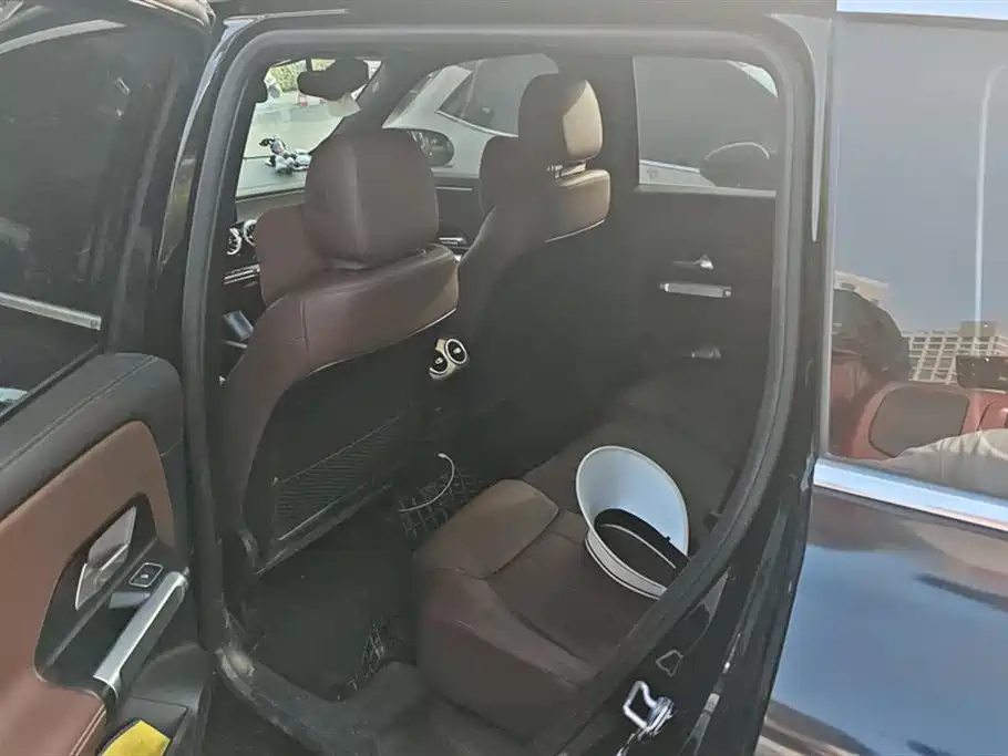 MERCEDES BENZ GLB 2023