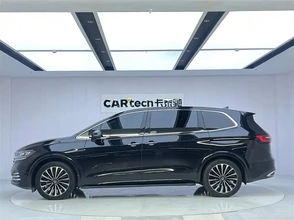 VOLKSWAGEN VILORAN 2022
