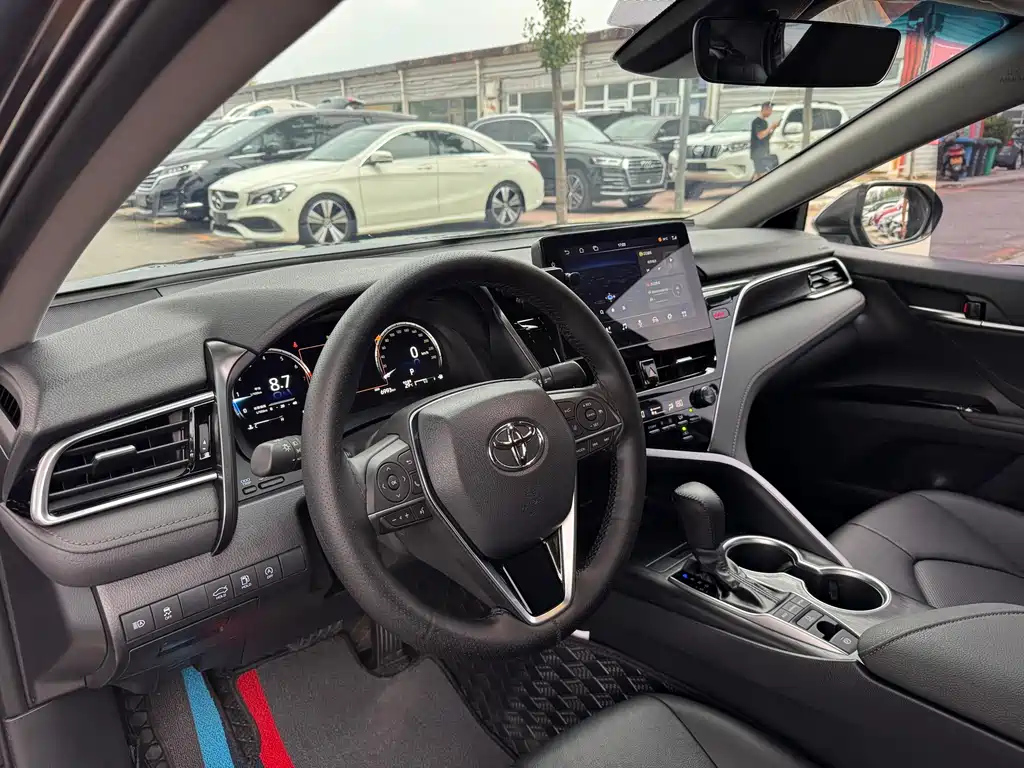 TOYOTA CAMRY 2023